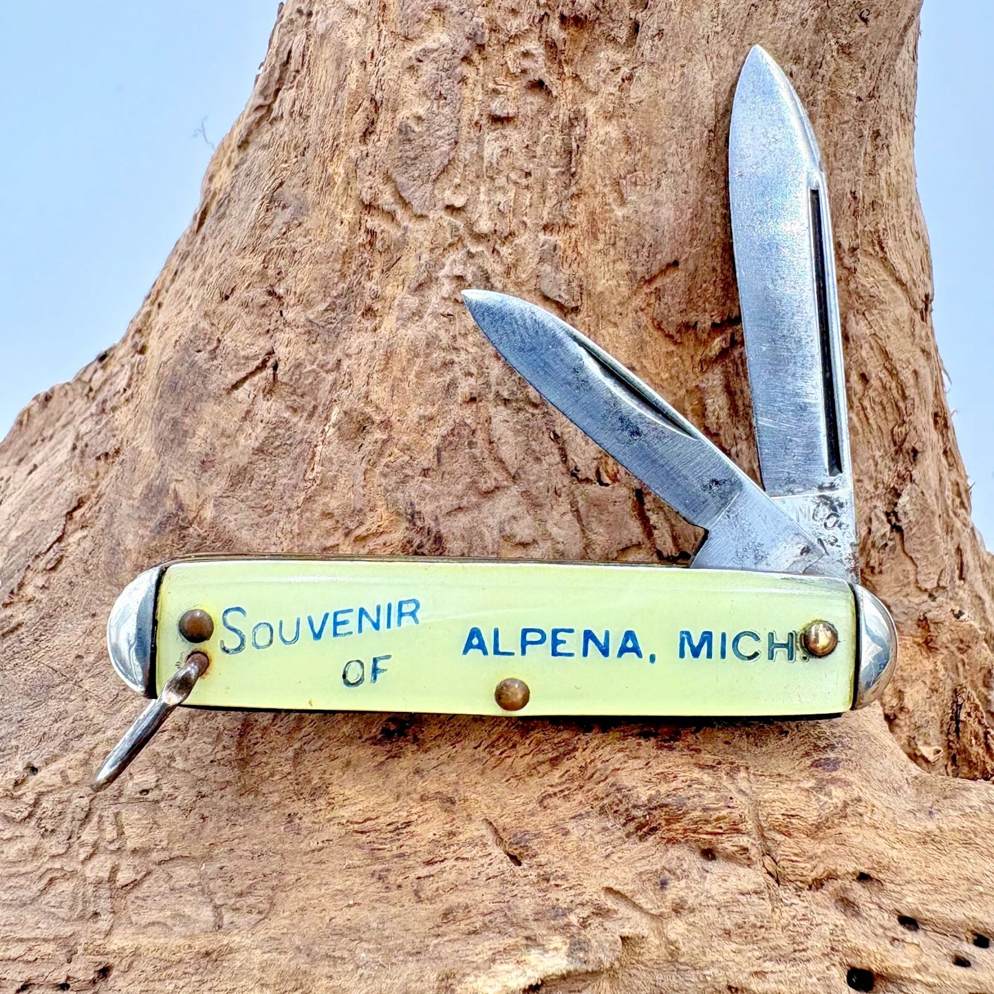 Camco USA Vintage Folding Pocket Knife Alpina, Mi Souvenir 2 blade carbon (75)