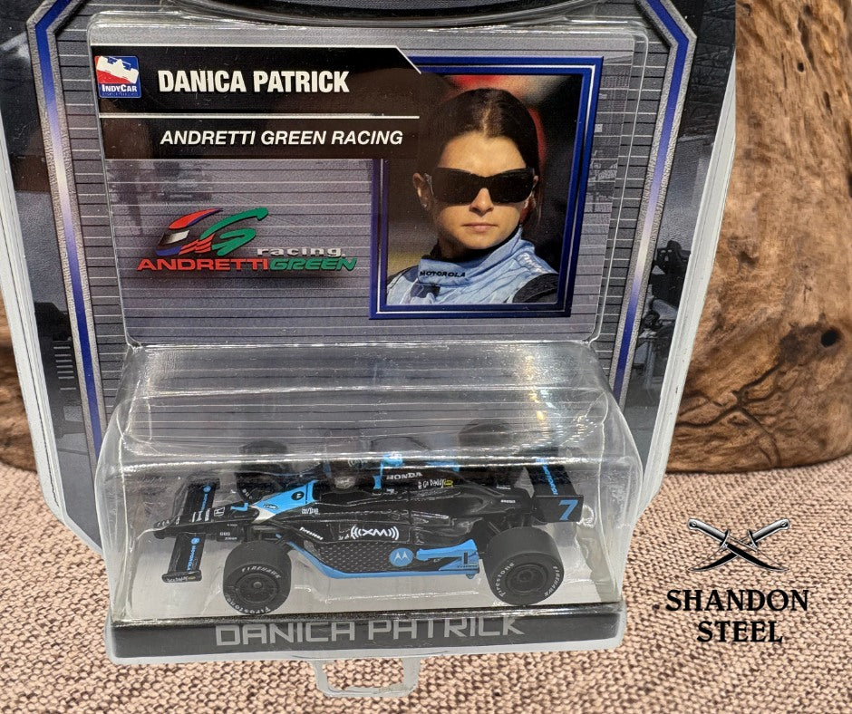 Greenlight Indycar Series Garage Danica Patrick 1:64 Die-Cast Collectible Car -3
