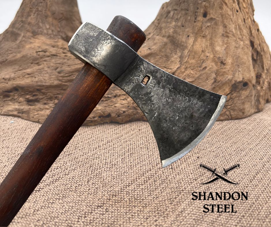 H&B Large Camp Hawk HB350-103