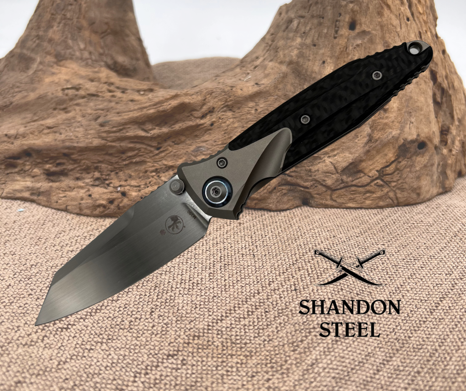 Microtech Socom Bravo Mini Warcom Titanium Handle Hand Rubbed Satin Standard Blue Titanium Pivot Collar Carbon Fiber Scales 263M-4CFTI