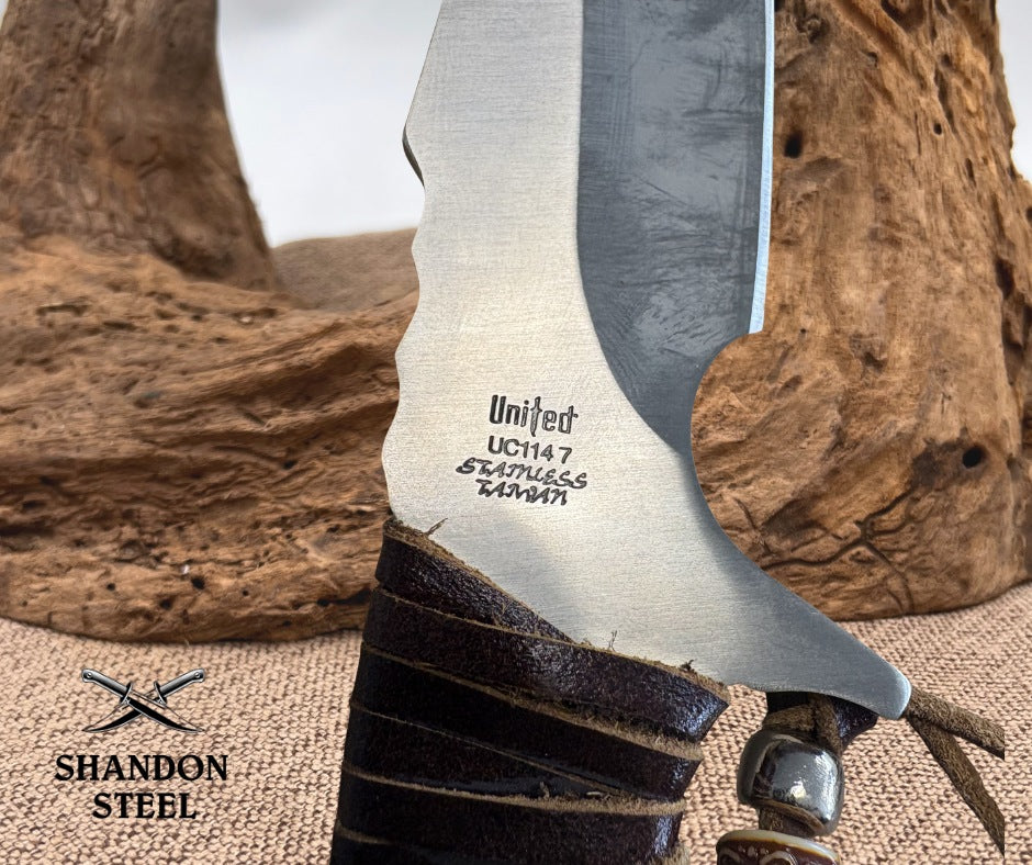Skull Hunter United Cutlery UC1147 Fixed Blade Knife W/Leather Sheath and Box