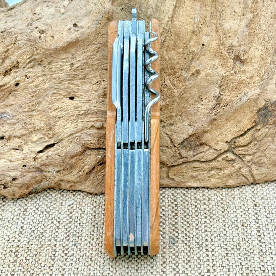 Souvenir 9-Tool Multi-Tool Pocket Knife Wooden Amelia Island, Florida (162)