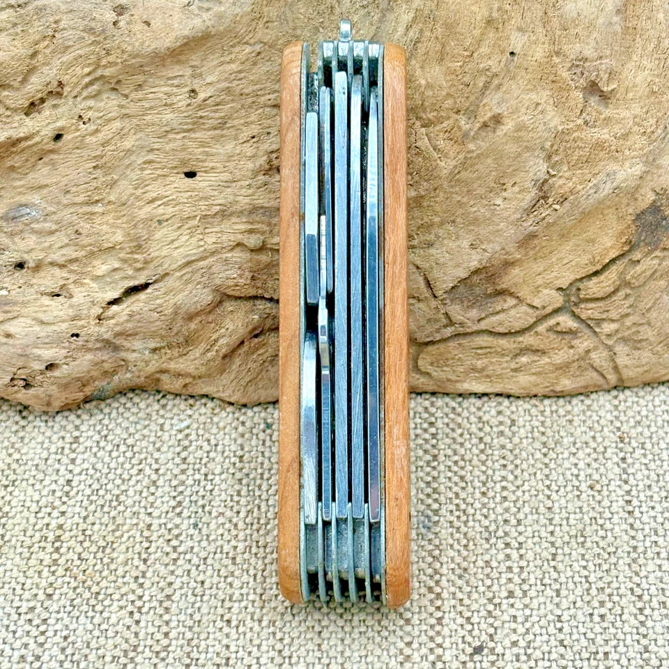 Souvenir 9-Tool Multi-Tool Pocket Knife Wooden Amelia Island, Florida (162)