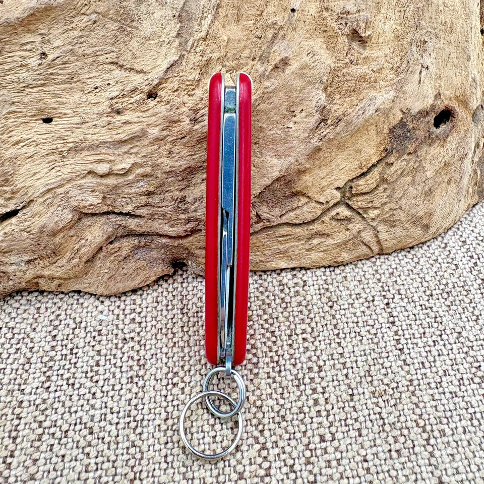 Swiss Army Knife Victorinox 58mm Folding Pocket Knife Classic SD Red (37)
