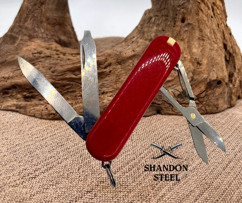 Swiss Army Knife Victorinox 58mm Pocket Knife Classic SD Red Scissors File (67)