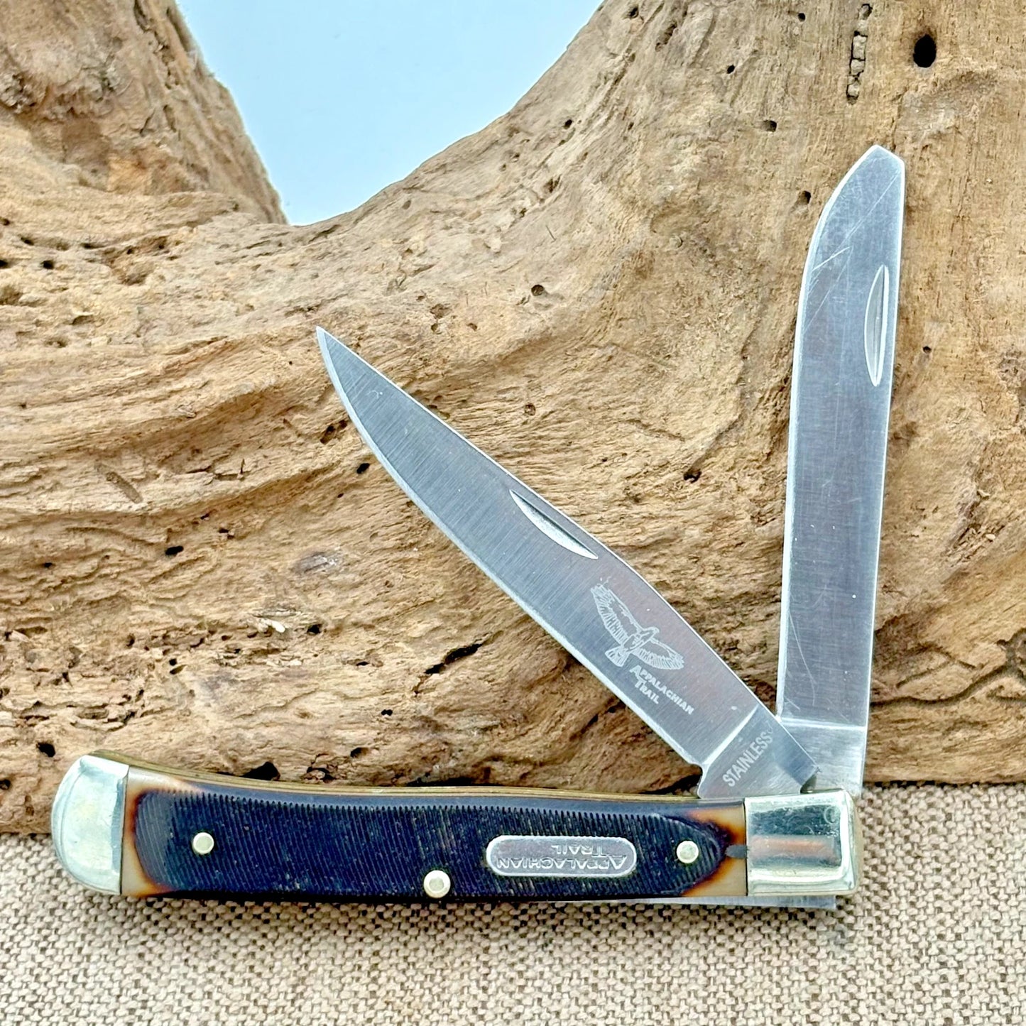APPALACHIAN TRAIL Two Blade Trapper Saw Cut Delrin Handle Pocket Knife (17)