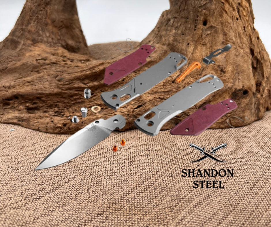 Benchmade Bugout Grey/Redstone Aluminum & Richlite 535-09