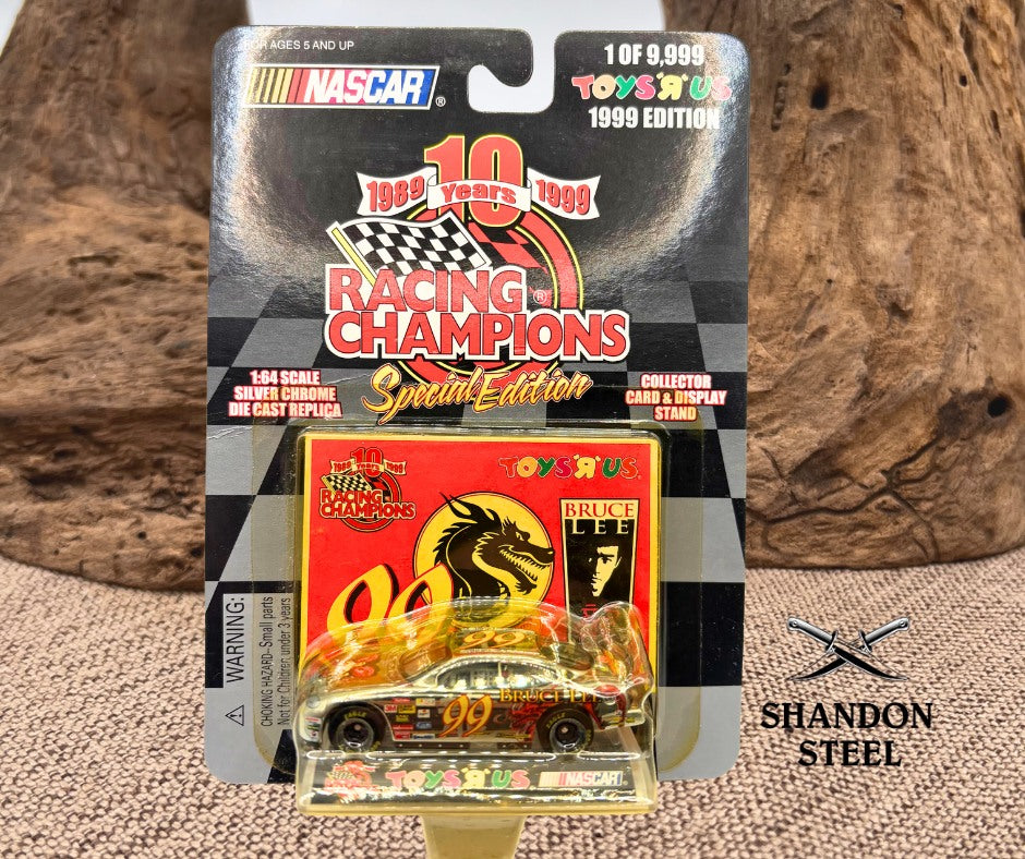 RACING CHAMPIONS BRUCE LEE #99 FORD TAURUS 1999 Edition Toys ’R’ Us 1:64 (06)