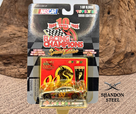 RACING CHAMPIONS BRUCE LEE #99 FORD TAURUS 1999 Edition Toys ’R’ Us 1:64 (06)