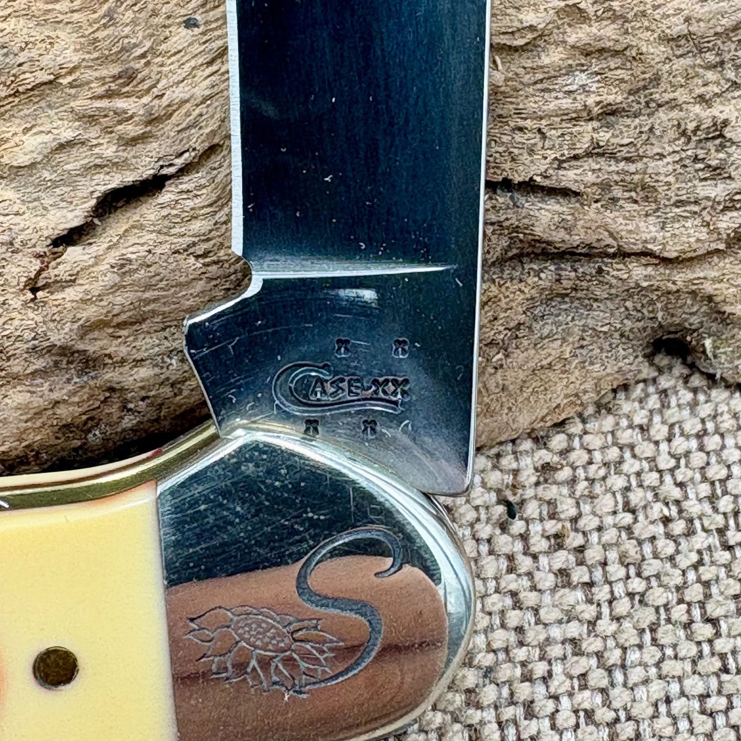 Case XX Canoe Sunflower 10827