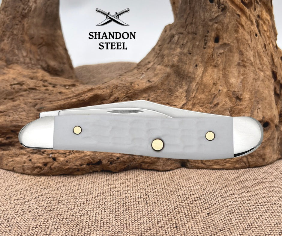 Case XX SparXX™ Standard Jig White Synthetic Peanut 60188