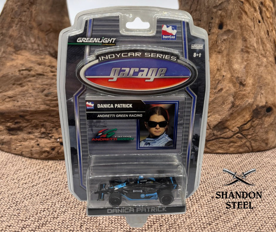 Greenlight Indycar Series Garage Danica Patrick 1:64 Die-Cast Collectible Car -3
