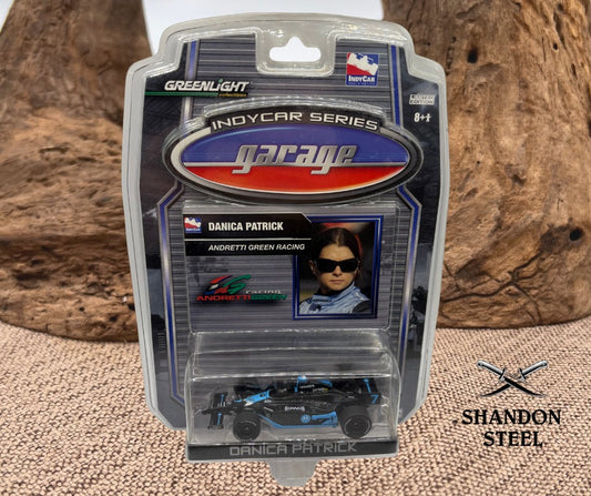 Greenlight Indycar Series Garage Danica Patrick 1:64 Die-Cast Collectible Car -3