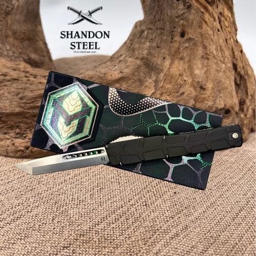 Heretic Knives NYX Tanto H015-2A – Stonewashed Blade – Black Chassis – OTF Automatic Knife