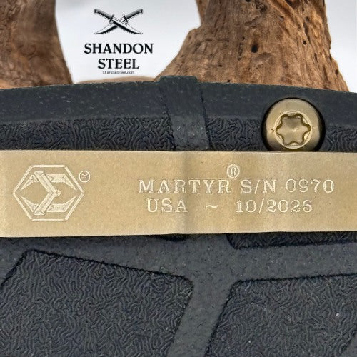 Heretic Martyr Recurve Bronze Stonewash / Black Chassis – MagnaCut – H056-7A