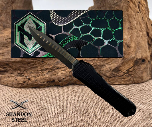 Heretic Knives Manticore X Black Frag Handle & DLC Recurve MagnaCut H033F-6A