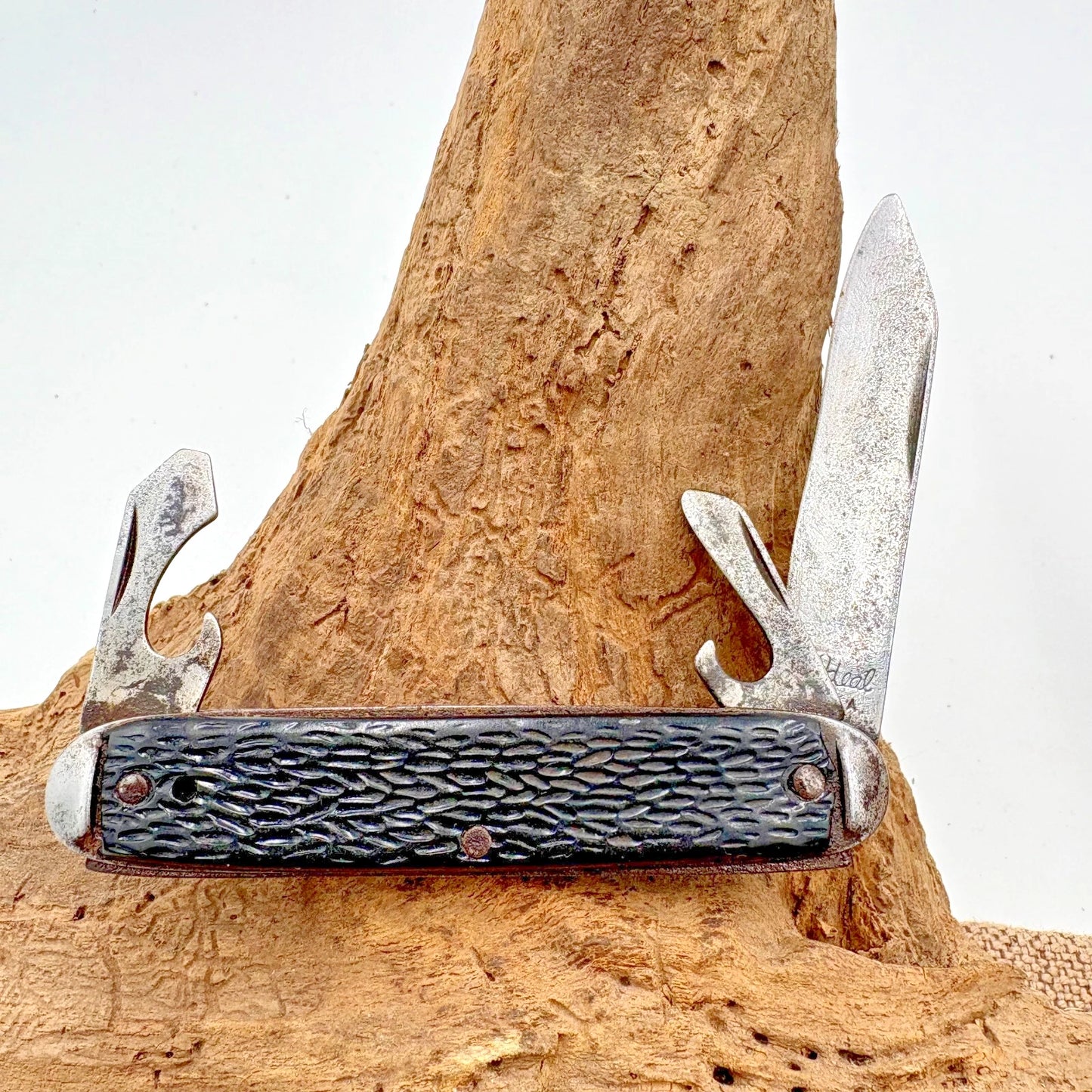 The Ideal Camper Vintage Pocket Knife Multi-tool bottle opener can opener (203)