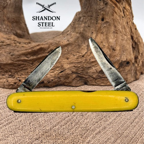 Vintage  I*XL George Wostenholm & Son 2 Blade Pocket Knife Yellow Handle (34)