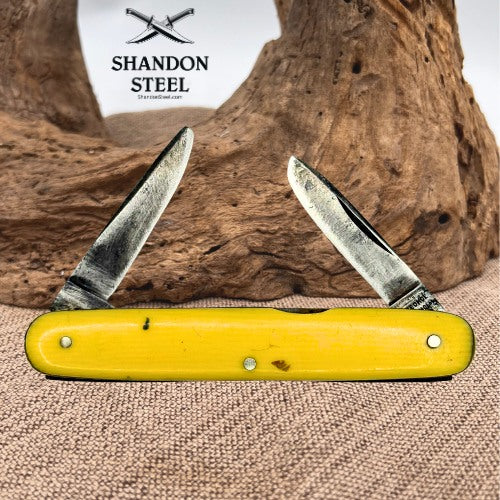 Vintage  I*XL George Wostenholm & Son 2 Blade Pocket Knife Yellow Handle (34)