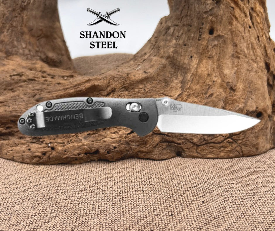 Benchmade Mini Griptilian® | Black Grivory® | Drop-point 556-S30V