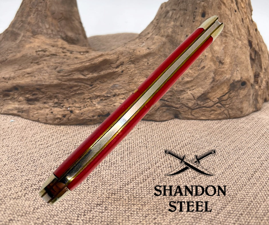 QUEEN STEEL SMOOTH RED COMPOSITION SLIMLINE TRAPPER SINGLE BLADE KNIFE (15)