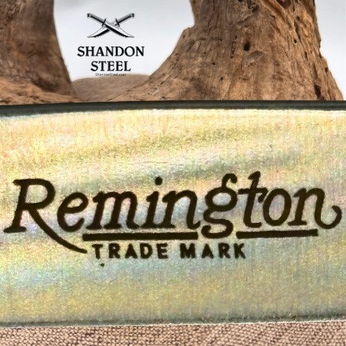 REMINGTON UMC USA 1982 JUMBO DELRIN BULLET TRAPPER 2 BLADE POCKET KNIFE (135)