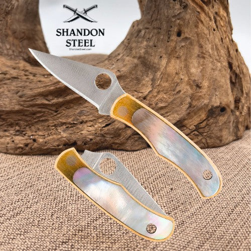 Spyderco Bug® Nickel/Silver Abalone C133AP