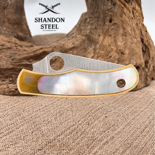 Spyderco Bug® Nickel/Silver Abalone C133AP