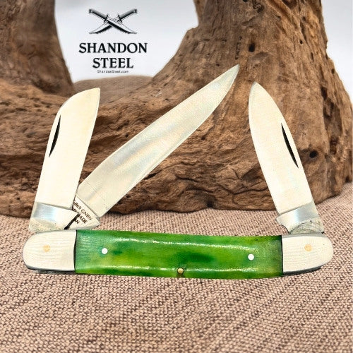 The Bone Collector Large 3-Blade Stockman Green Bone Folding Pocket Knife (129)