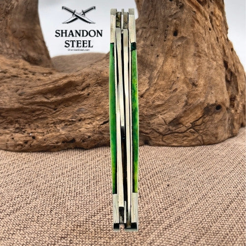 The Bone Collector Large 3-Blade Stockman Green Bone Folding Pocket Knife (129)