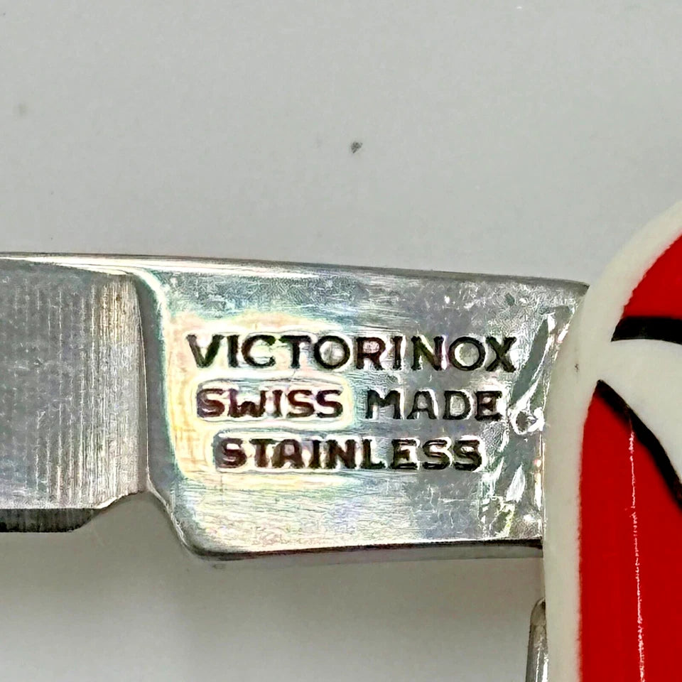 Victorinox Classic Swiss Army Knife Red Edelweiss Flowers Excellent (189)