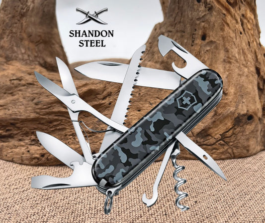 Victorinox Huntsman Navy Camo VN13713942