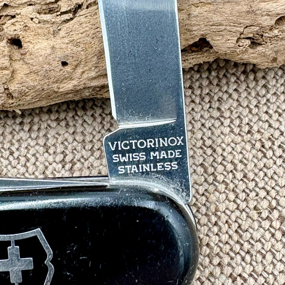Victorinox Spartan Swiss Army Pocket Knife Black bottle opener corkscrew (237)