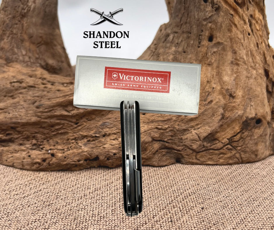 Victorinox Trekker Knife Swiss Army Switzerland 4.5" closed One Hand - 54874 NOS