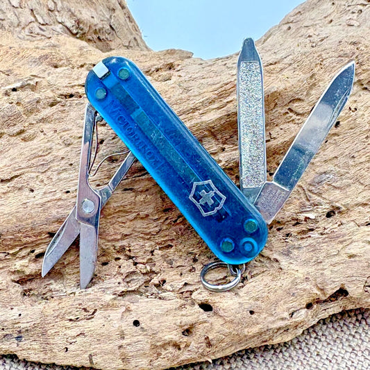Victorinox Knife Made in Switzerland Swiss Army CLASSIC Translucent Blue (202)