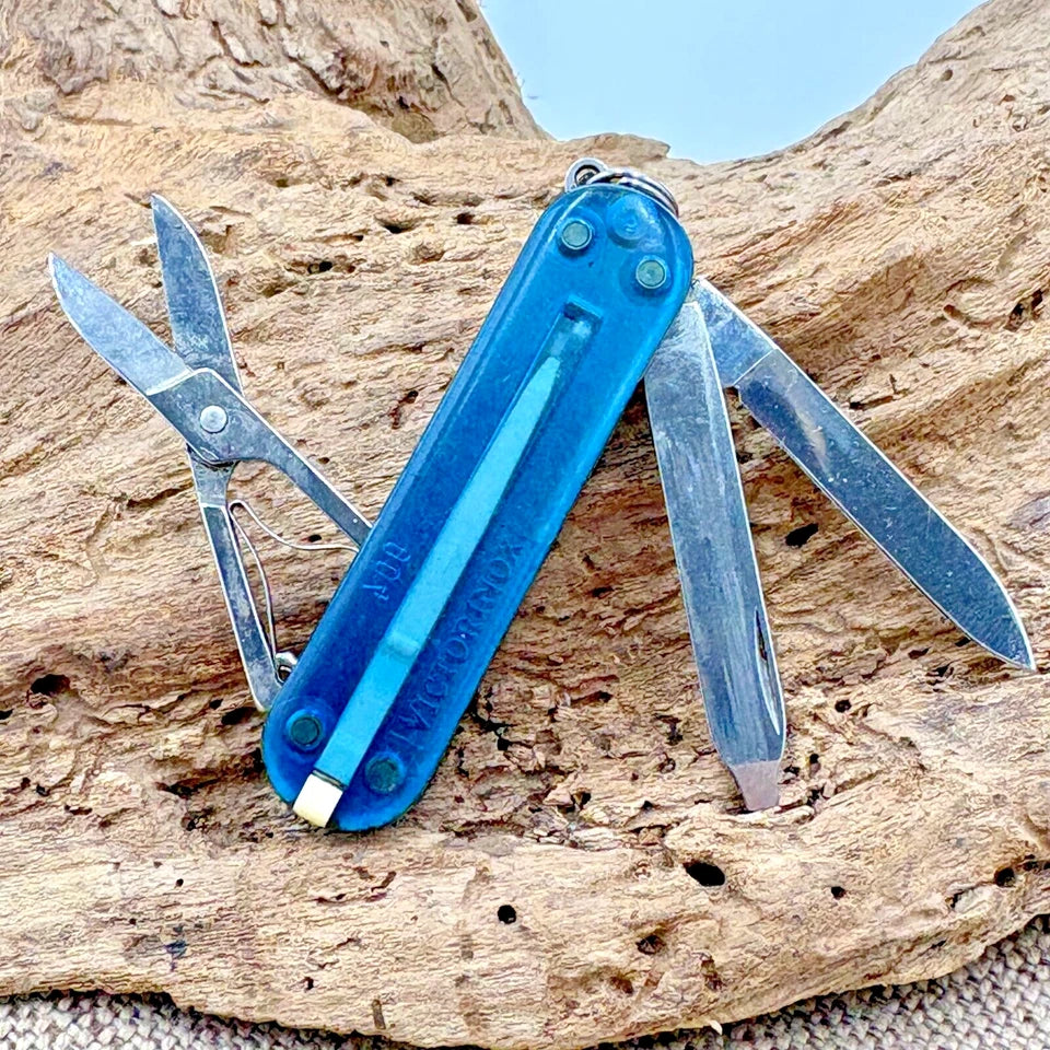 Victorinox Knife Made in Switzerland Swiss Army CLASSIC Translucent Blue (202)